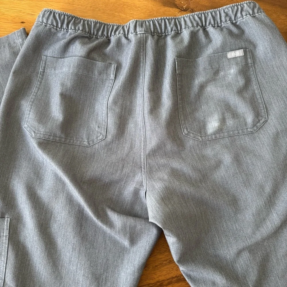 FIGS Men's Gray Cairo Cargo Scrubs Pants Size L